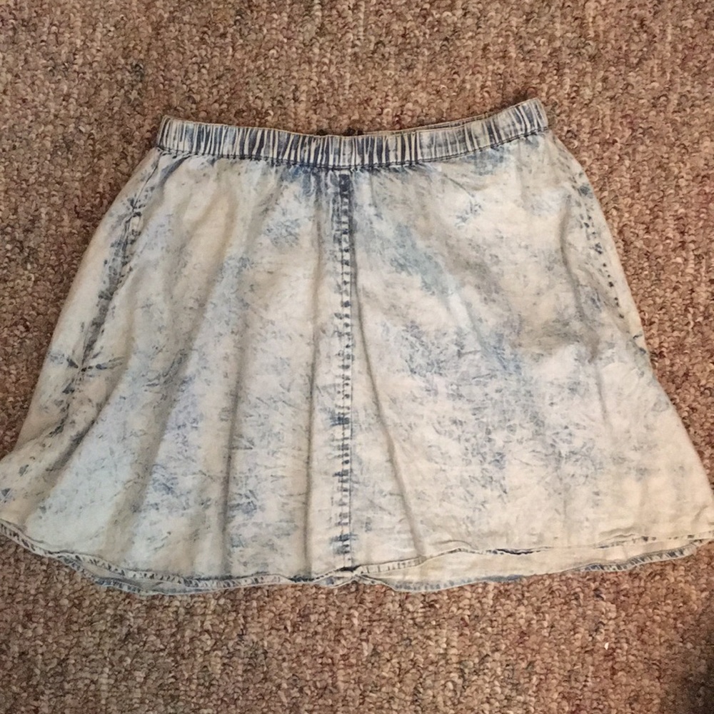 Acid washed skirt